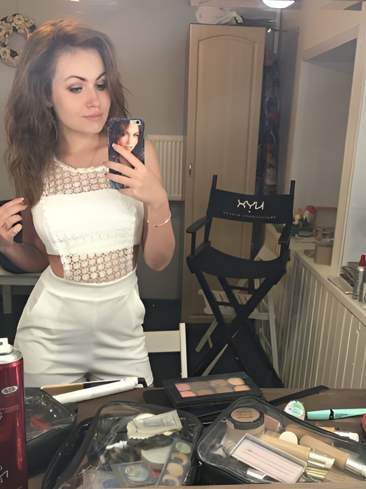 Индира привлекательная девушка из Моздок цена от 10000 руб