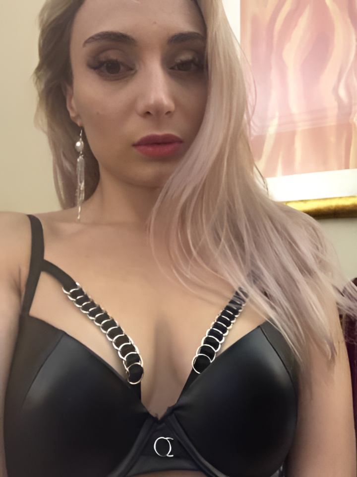 Таня привлекальеная девушка из Моздок цена от 2500 руб