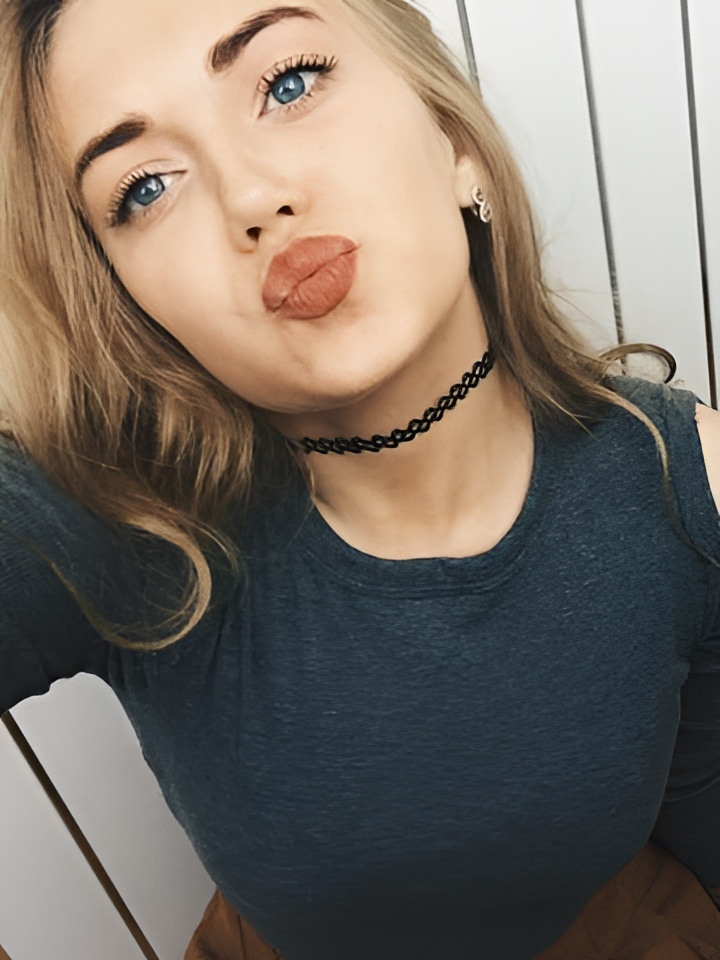 Индивидуалка Юна, доступна для личного знакомства от 2000 руб