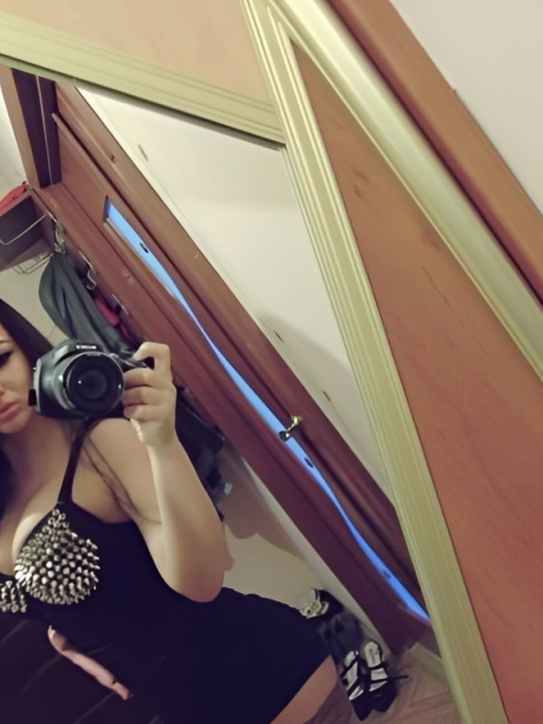 Дарина привлекательная девушка из Моздок цена от 2000 руб