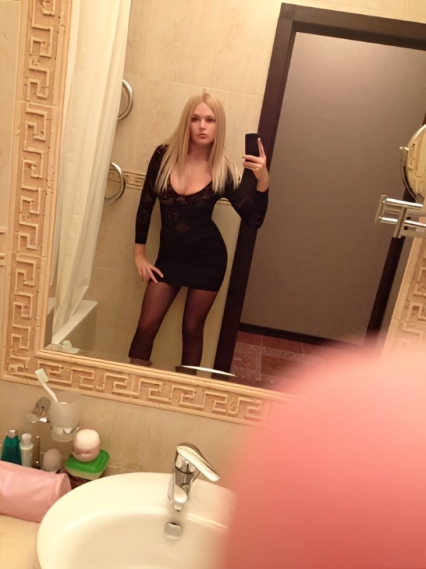 Лариса привлекательная девушка из Моздок цена от 2500 руб