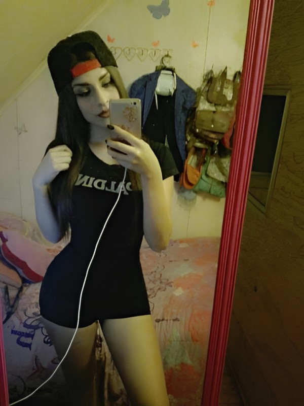 Рената привлекательная девушка из Моздок цена от 5000 руб