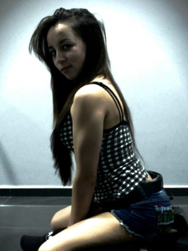 Арина привлекательная девушка из Моздок цена от 3500 руб